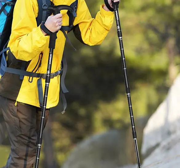 Guêtres de Randonnée et Bâtons de Trekking